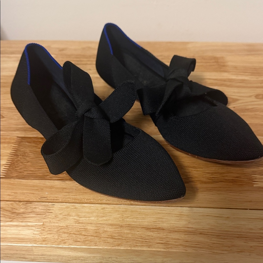Rothy’s Black Pointed Toe ballet flats w/ Bow Tie SZ 8.5- Good condition